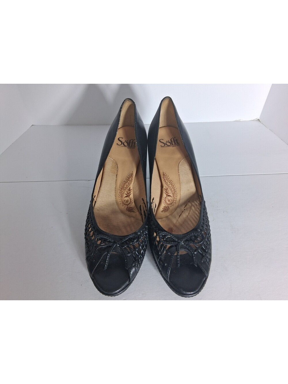 Sofft Women’s Gilen Black Leather Woven Peep Toe Shoes/Heels Bow, Size 9M